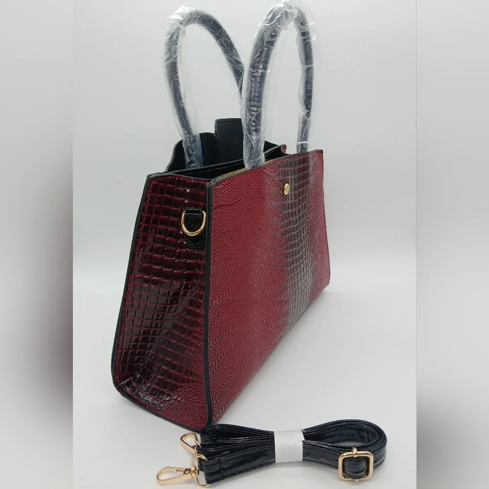 Maroon Crocodile Faux Leather Crossbody/Shoulder Handbag​​